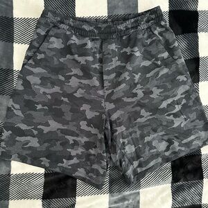 Lululemon Mens Black/Grey Camo Shorts